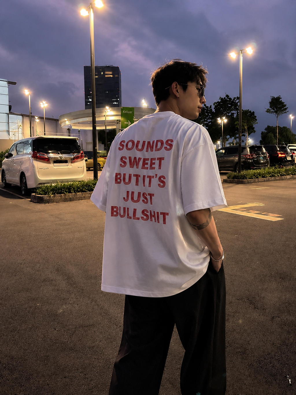 Genzhub Oversized White Graphic T-Shirt – Korean Streetwear Back Print Tee